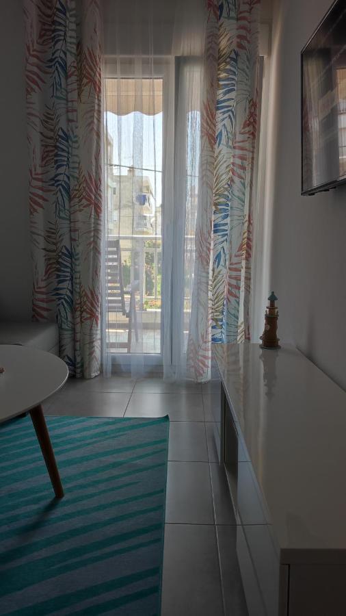 Sea Pleasure Apartment II Переа Экстерьер фото